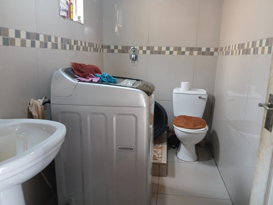 1 Bedroom Property for Sale in Pinetown KwaZulu-Natal
