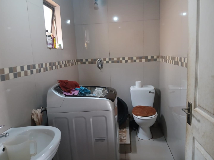 1 Bedroom Property for Sale in Pinetown KwaZulu-Natal