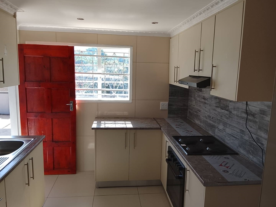 2 Bedroom Property for Sale in Bombay Heights KwaZulu-Natal