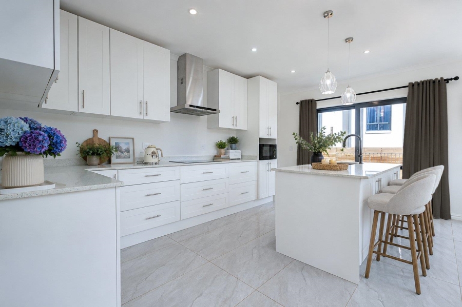 5 Bedroom Property for Sale in Cotswold Downs Estates KwaZulu-Natal
