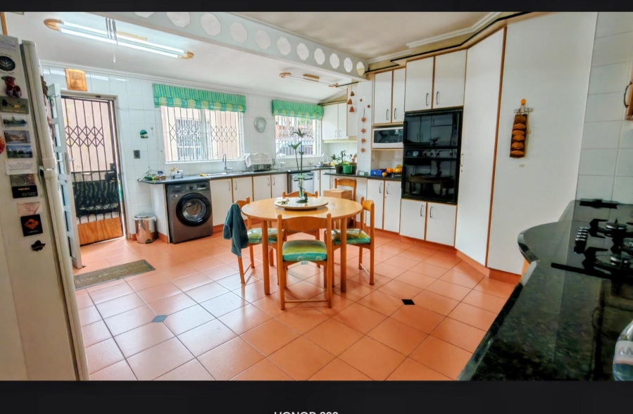4 Bedroom Property for Sale in Sherwood KwaZulu-Natal