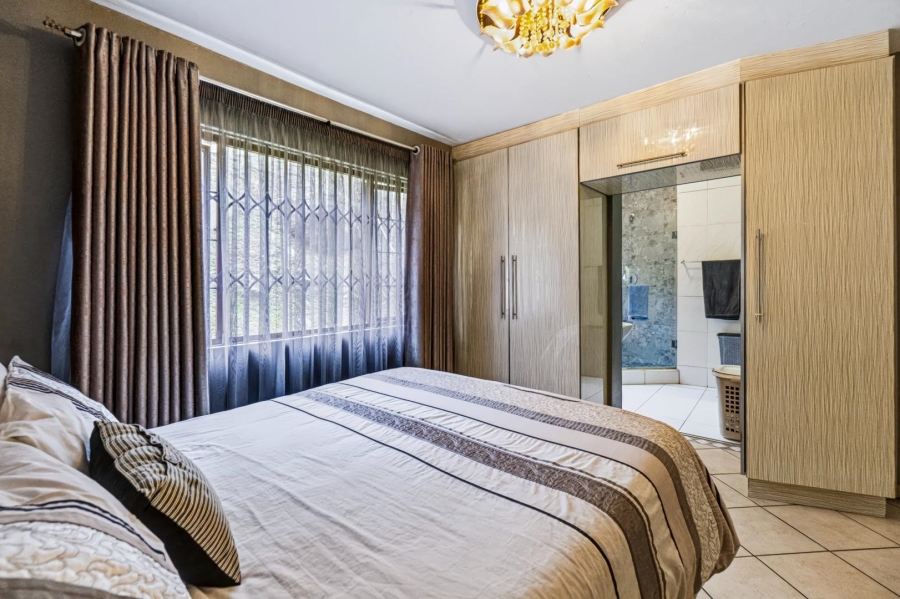 3 Bedroom Property for Sale in Amanzimtoti KwaZulu-Natal