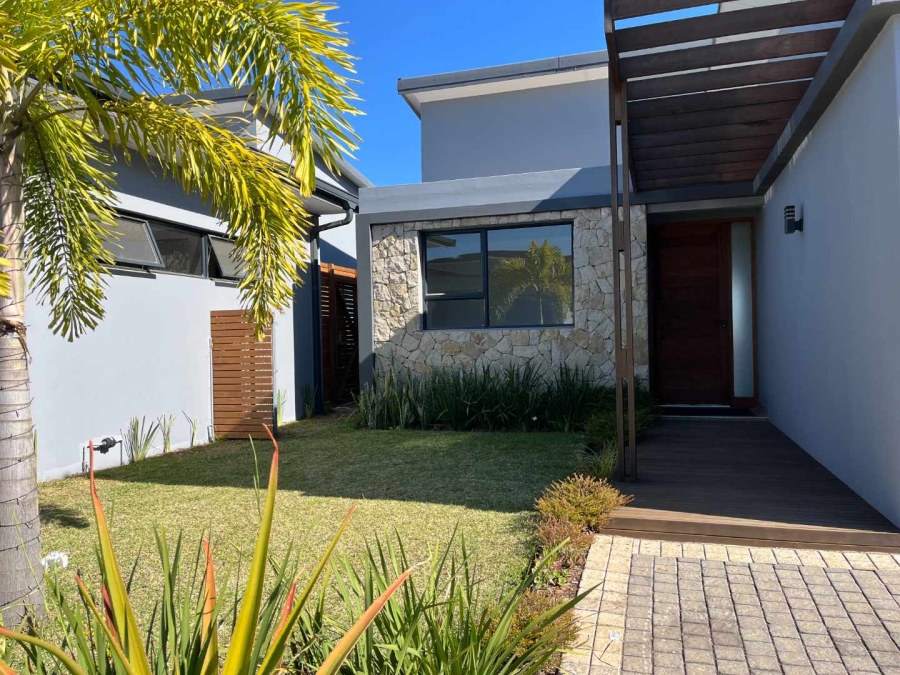 To Let 3 Bedroom Property for Rent in Salt Rock KwaZulu-Natal