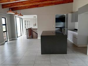To Let 5 Bedroom Property for Rent in Palm Lakes Estate KwaZulu-Natal