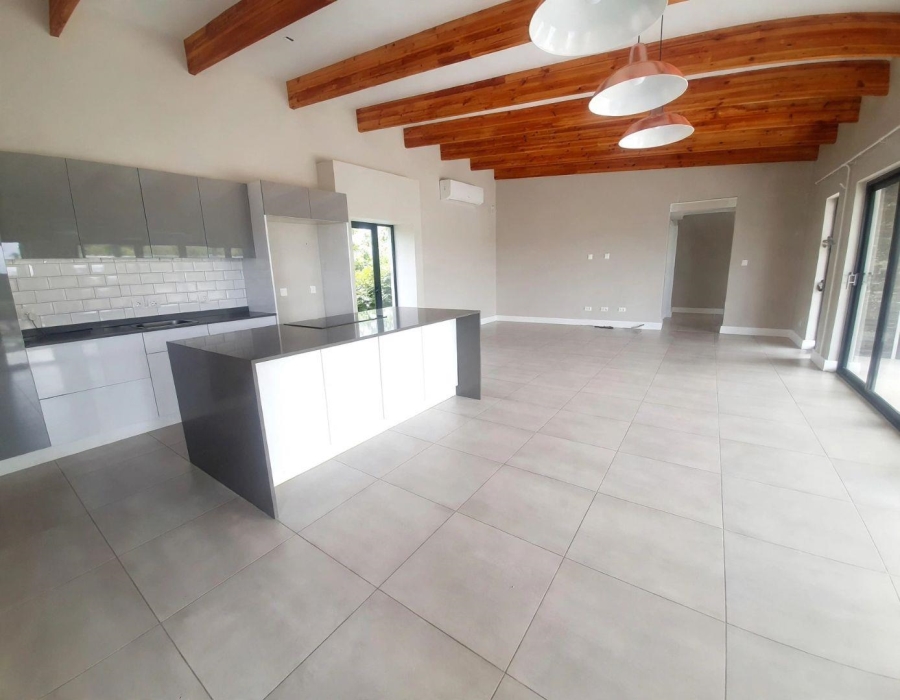 To Let 5 Bedroom Property for Rent in Palm Lakes Estate KwaZulu-Natal
