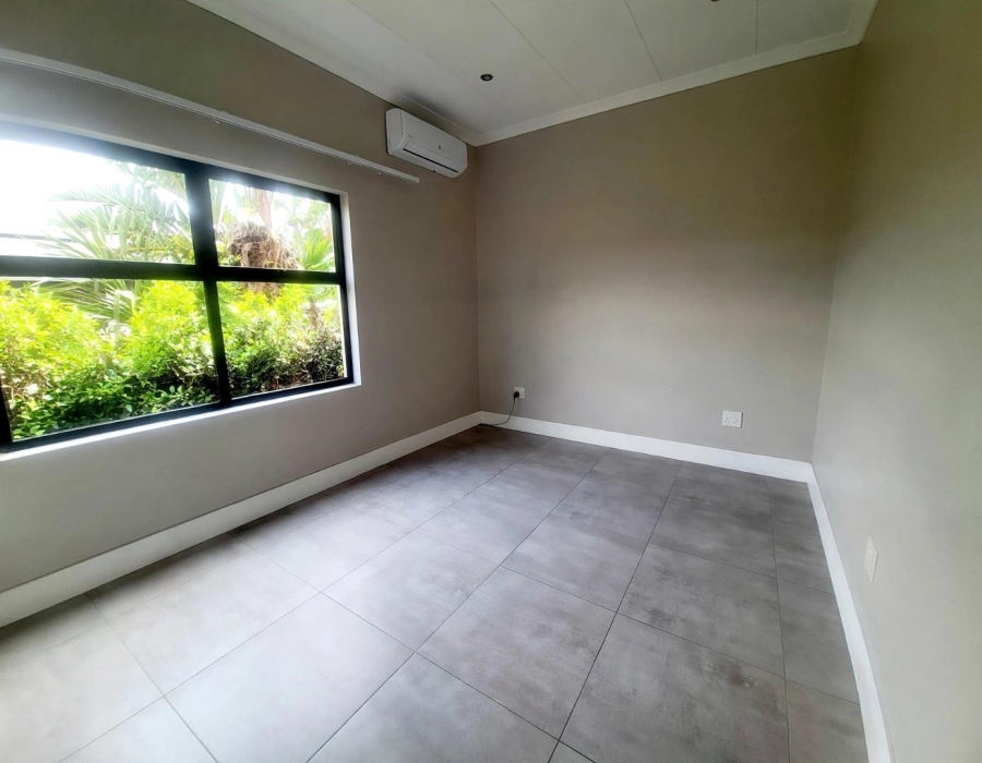 To Let 5 Bedroom Property for Rent in Palm Lakes Estate KwaZulu-Natal