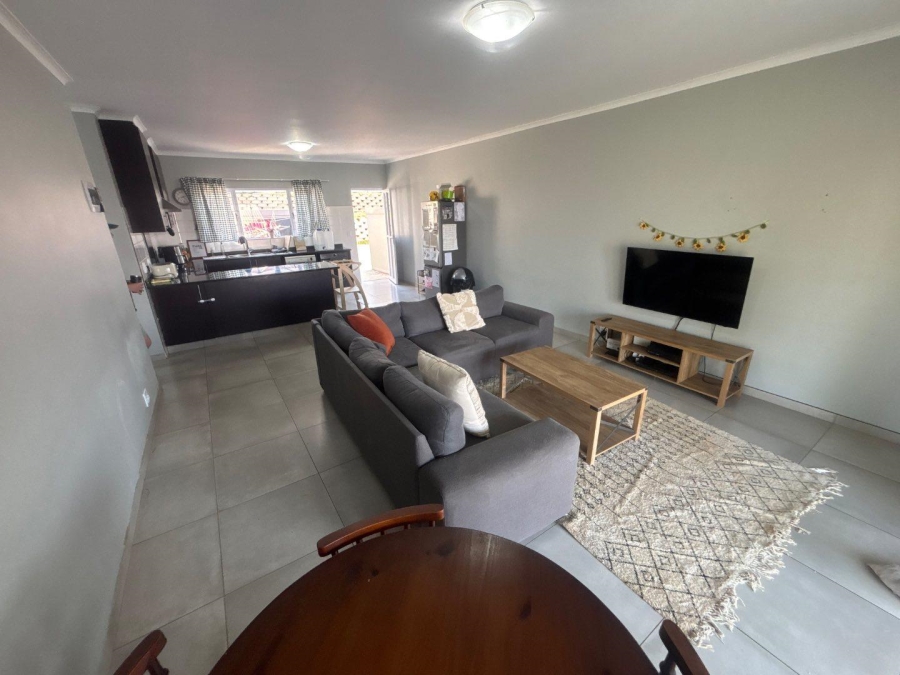 To Let 3 Bedroom Property for Rent in Kloof KwaZulu-Natal
