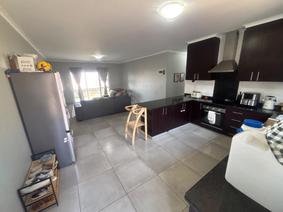 To Let 3 Bedroom Property for Rent in Kloof KwaZulu-Natal