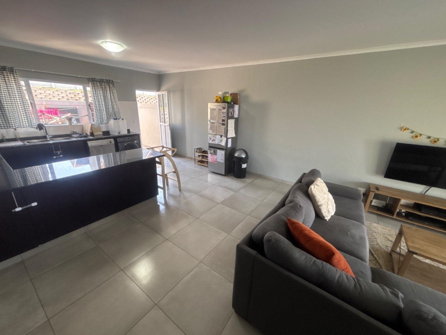 To Let 3 Bedroom Property for Rent in Kloof KwaZulu-Natal