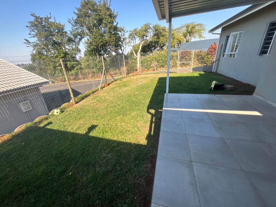 To Let 3 Bedroom Property for Rent in Kloof KwaZulu-Natal