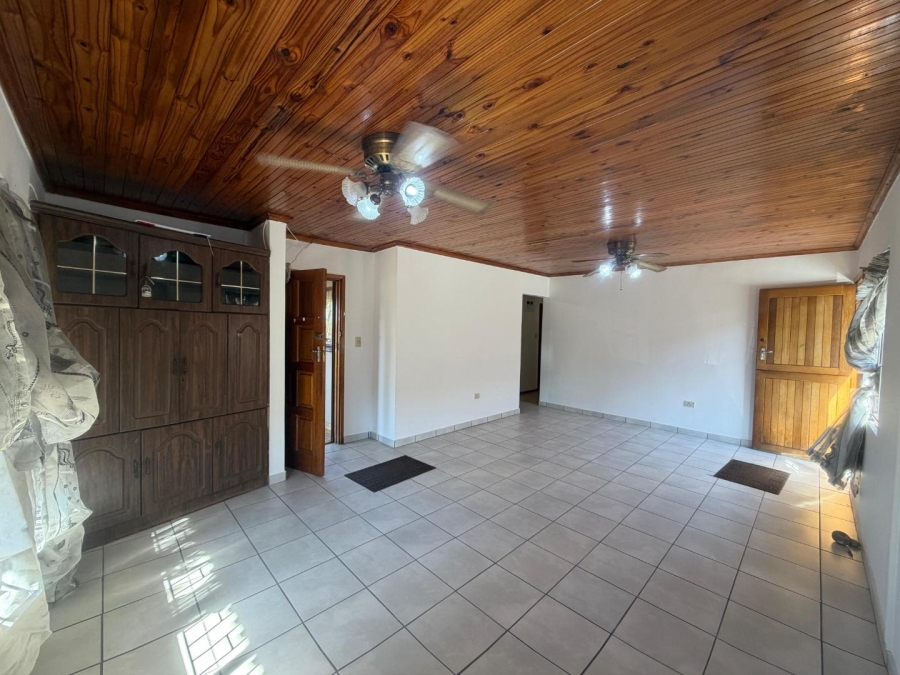 To Let 3 Bedroom Property for Rent in Woodview KwaZulu-Natal