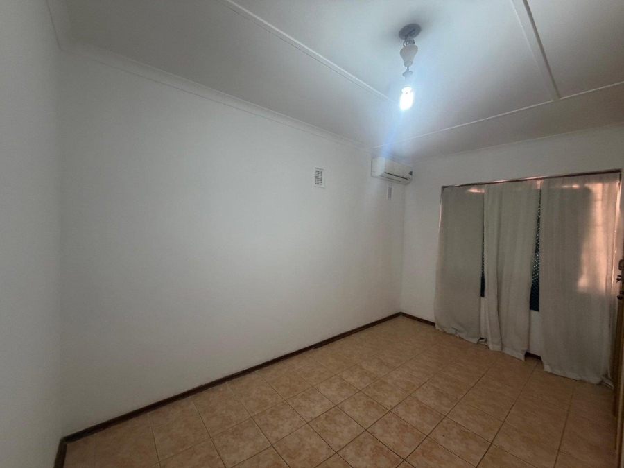To Let 3 Bedroom Property for Rent in Woodview KwaZulu-Natal