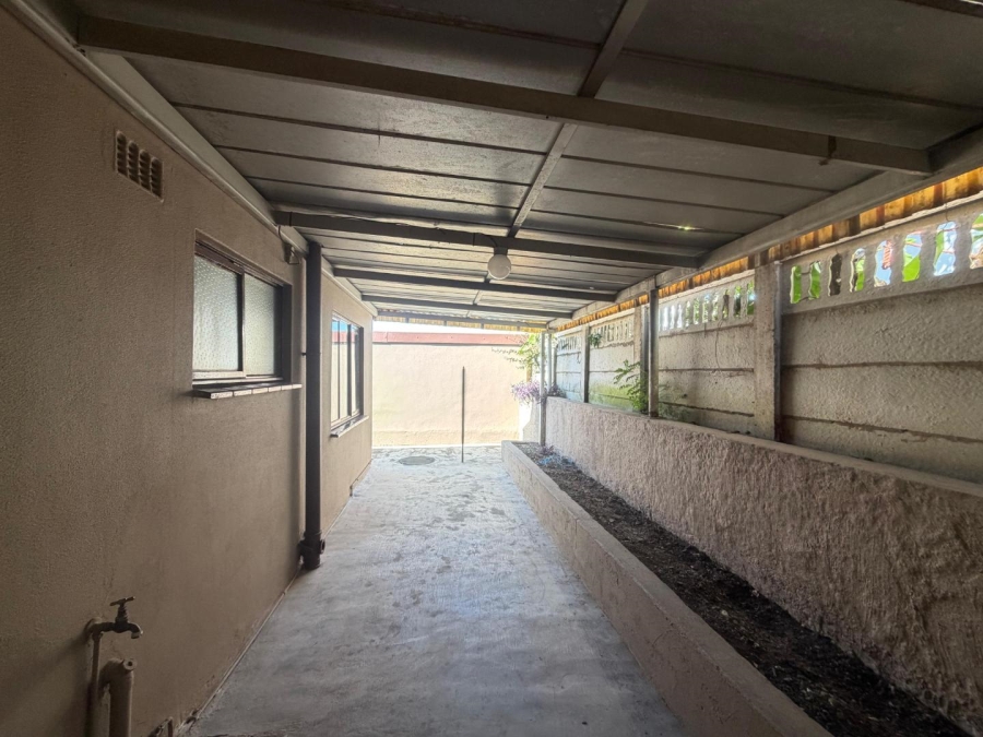 To Let 3 Bedroom Property for Rent in Woodview KwaZulu-Natal
