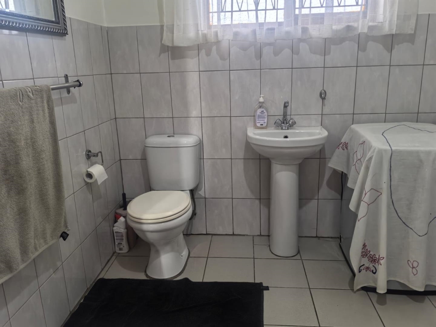 To Let 4 Bedroom Property for Rent in Umhlatuzana KwaZulu-Natal