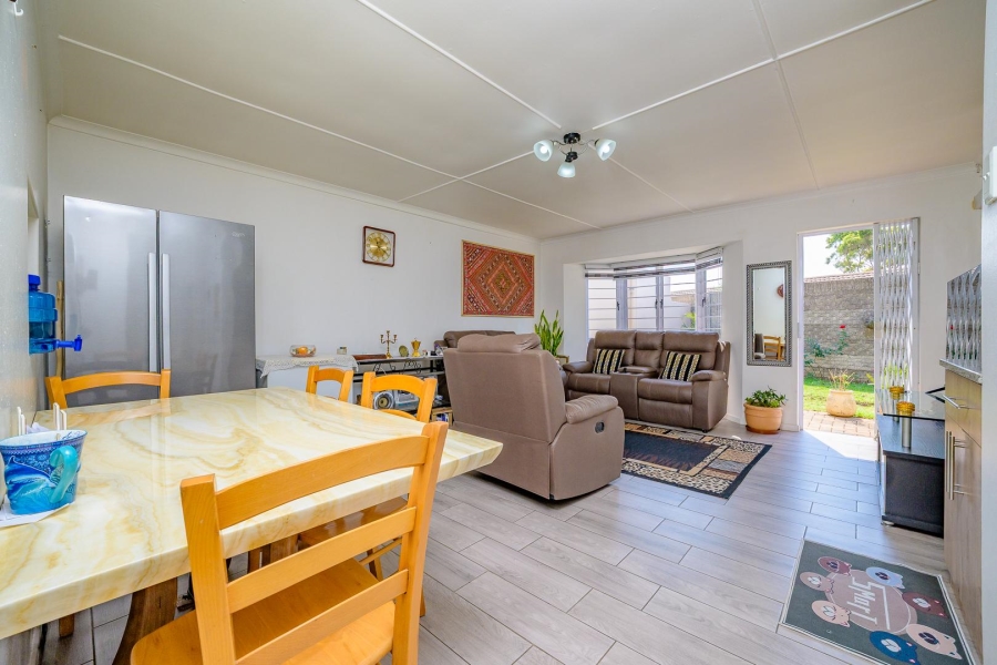 2 Bedroom Property for Sale in Sherwood KwaZulu-Natal