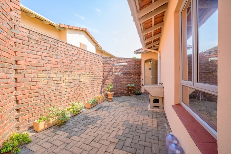 2 Bedroom Property for Sale in Sherwood KwaZulu-Natal