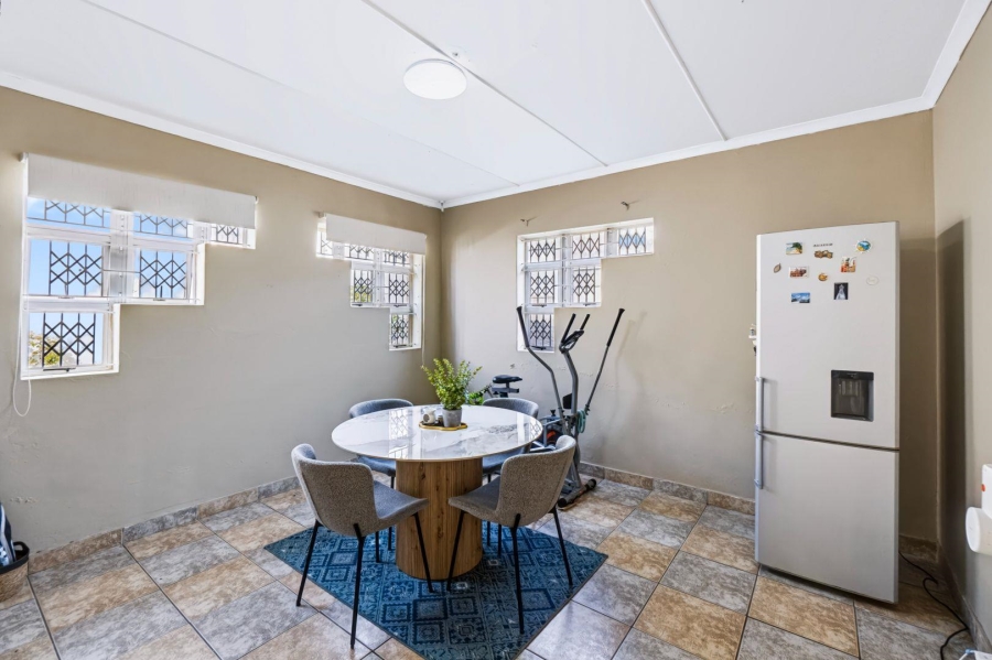 6 Bedroom Property for Sale in Lotus Park KwaZulu-Natal