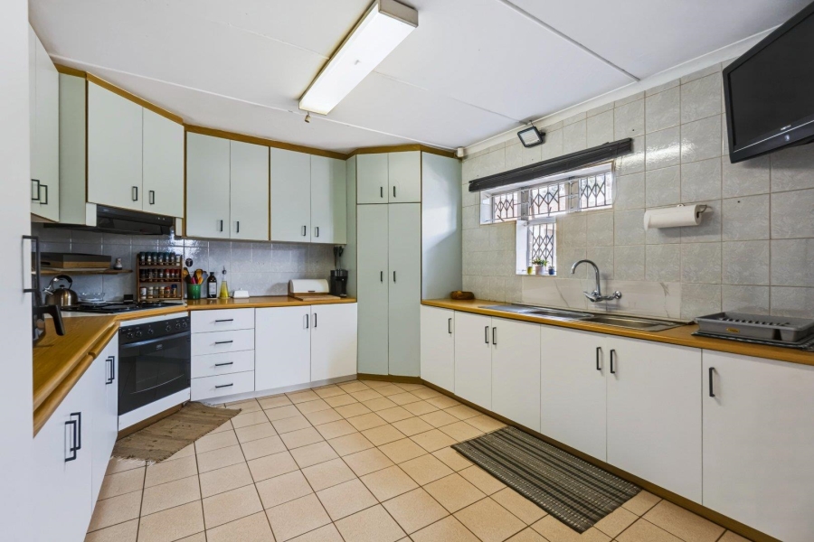 6 Bedroom Property for Sale in Lotus Park KwaZulu-Natal