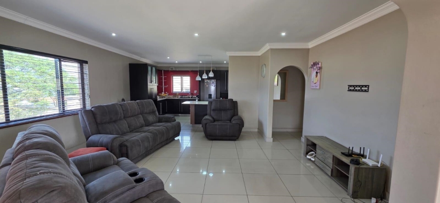 To Let 4 Bedroom Property for Rent in Bluff KwaZulu-Natal