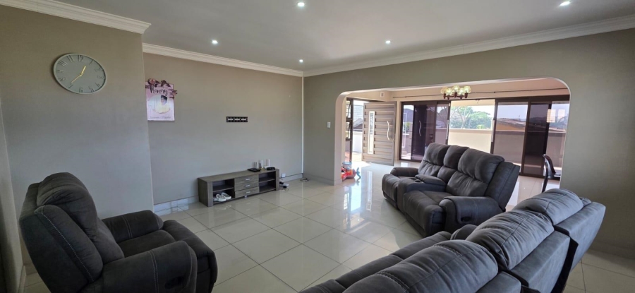 To Let 4 Bedroom Property for Rent in Bluff KwaZulu-Natal