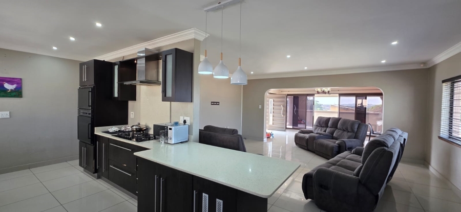 To Let 4 Bedroom Property for Rent in Bluff KwaZulu-Natal