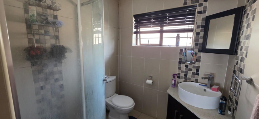 To Let 4 Bedroom Property for Rent in Bluff KwaZulu-Natal