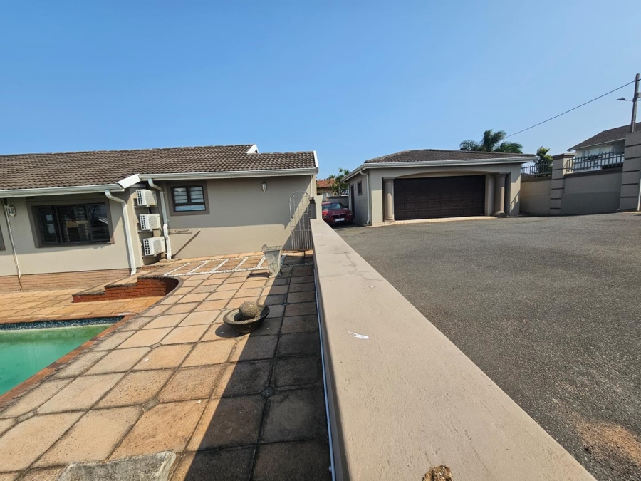 To Let 4 Bedroom Property for Rent in Bluff KwaZulu-Natal