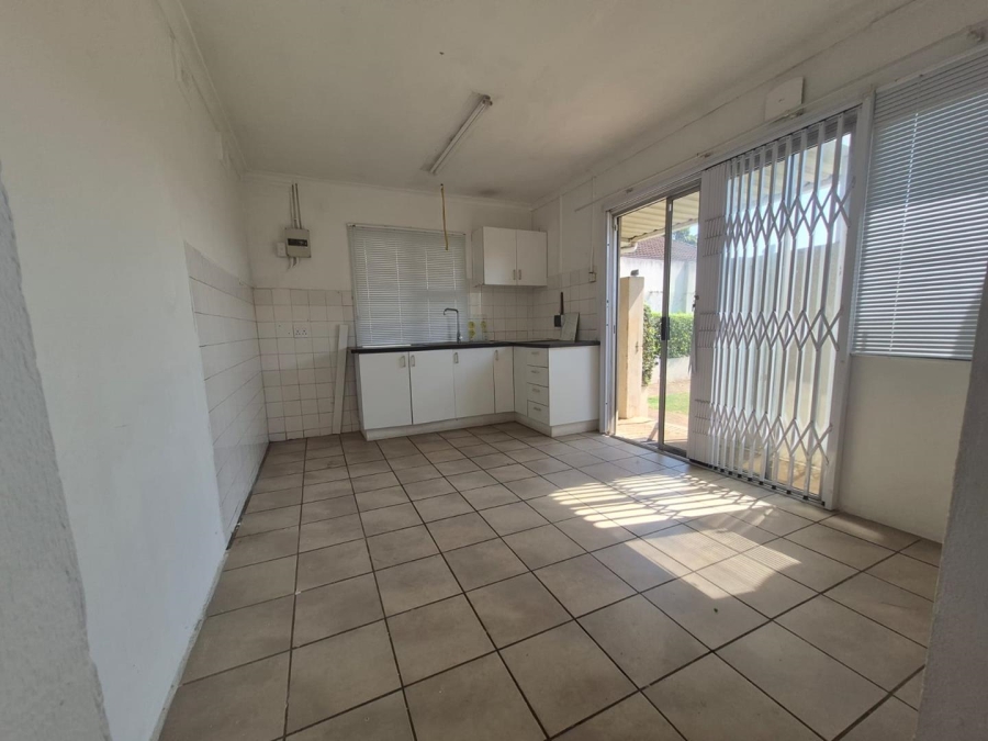 To Let 1 Bedroom Property for Rent in Bluff KwaZulu-Natal