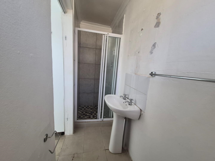 To Let 1 Bedroom Property for Rent in Bluff KwaZulu-Natal