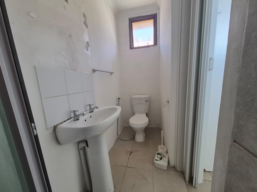 To Let 1 Bedroom Property for Rent in Bluff KwaZulu-Natal