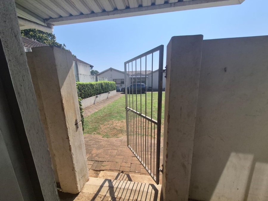 To Let 1 Bedroom Property for Rent in Bluff KwaZulu-Natal
