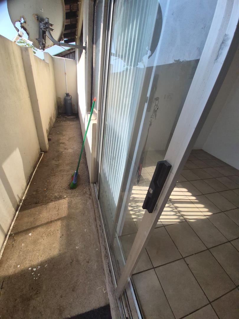 To Let 1 Bedroom Property for Rent in Bluff KwaZulu-Natal