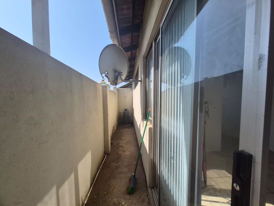 To Let 1 Bedroom Property for Rent in Bluff KwaZulu-Natal