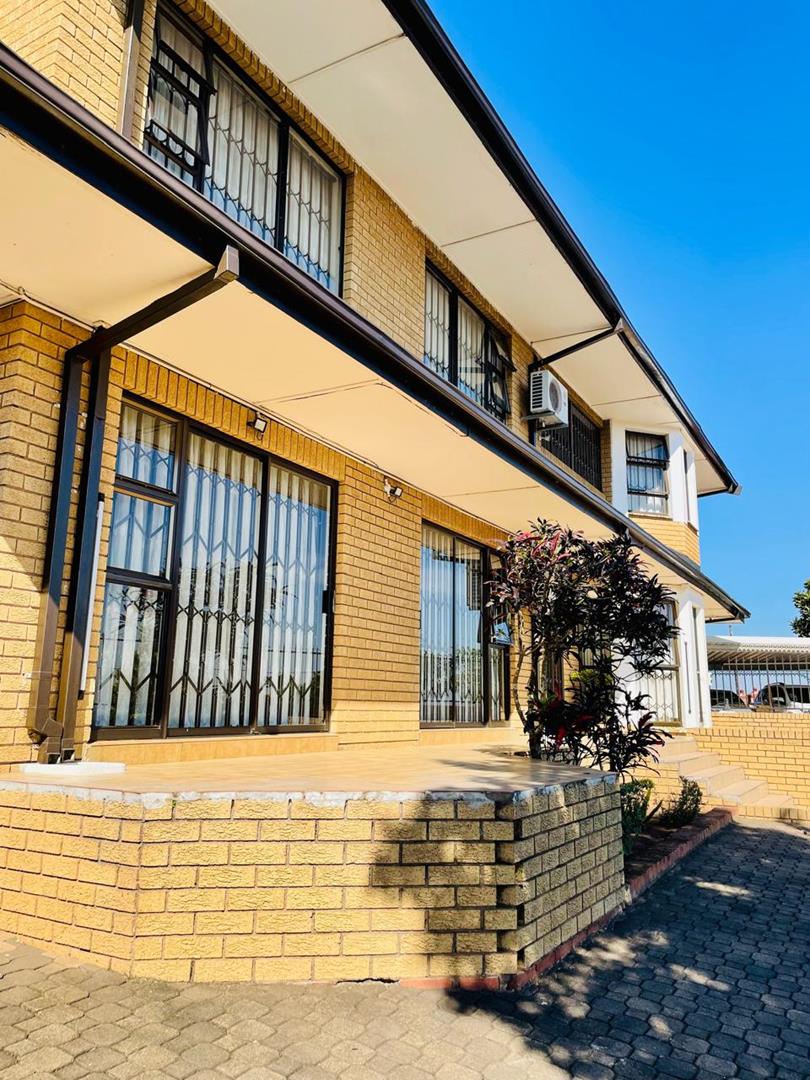 6 Bedroom Property for Sale in Mpumalanga KwaZulu-Natal