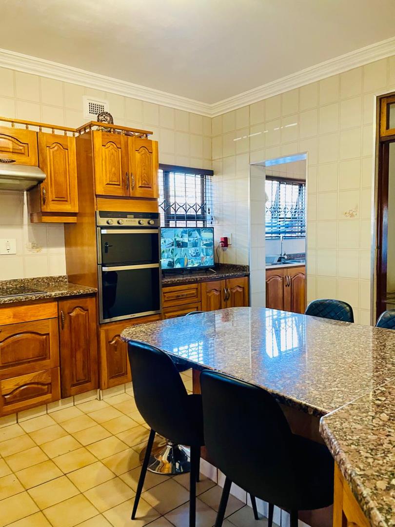 6 Bedroom Property for Sale in Mpumalanga KwaZulu-Natal