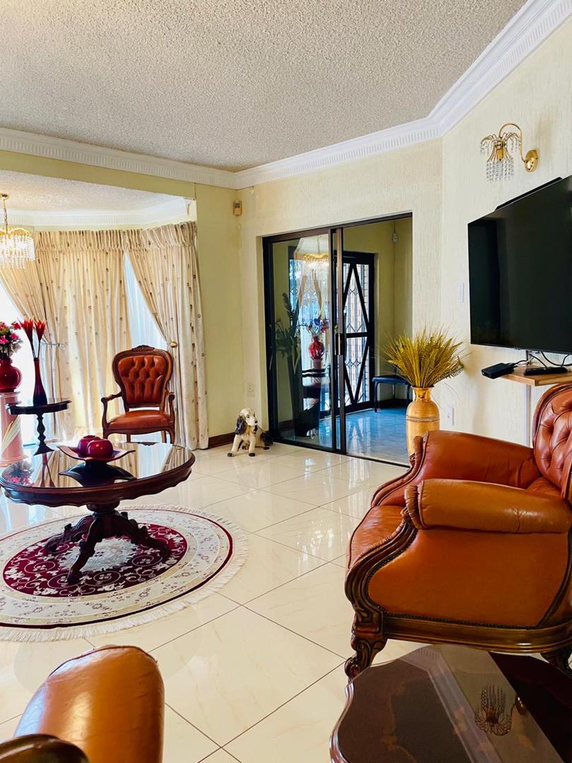 6 Bedroom Property for Sale in Mpumalanga KwaZulu-Natal