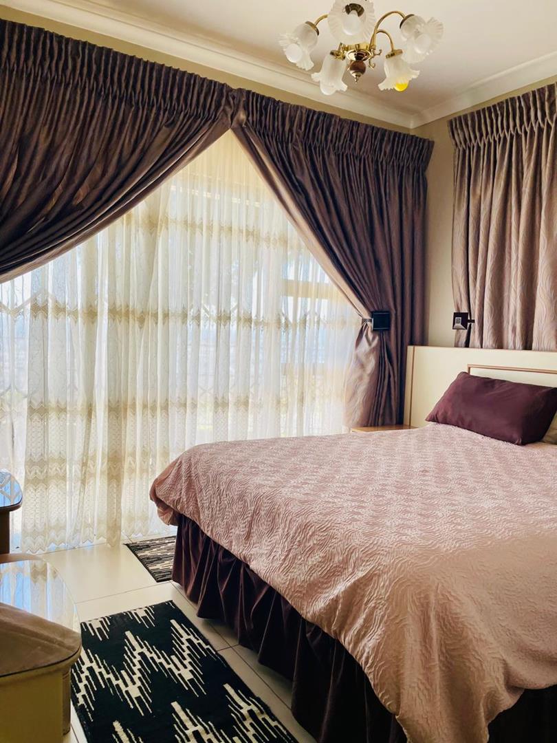 6 Bedroom Property for Sale in Mpumalanga KwaZulu-Natal