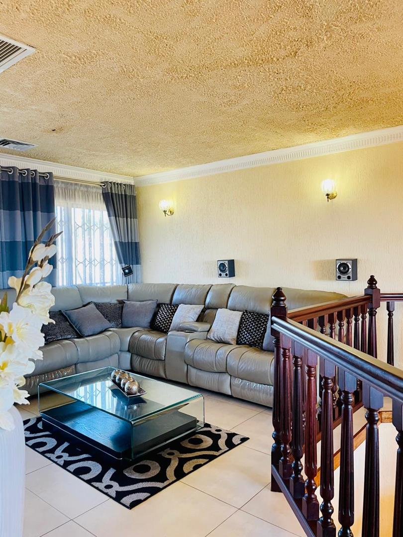 6 Bedroom Property for Sale in Mpumalanga KwaZulu-Natal