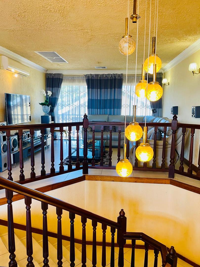 6 Bedroom Property for Sale in Mpumalanga KwaZulu-Natal