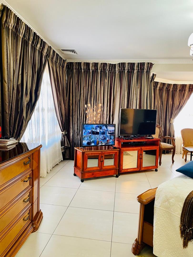 6 Bedroom Property for Sale in Mpumalanga KwaZulu-Natal