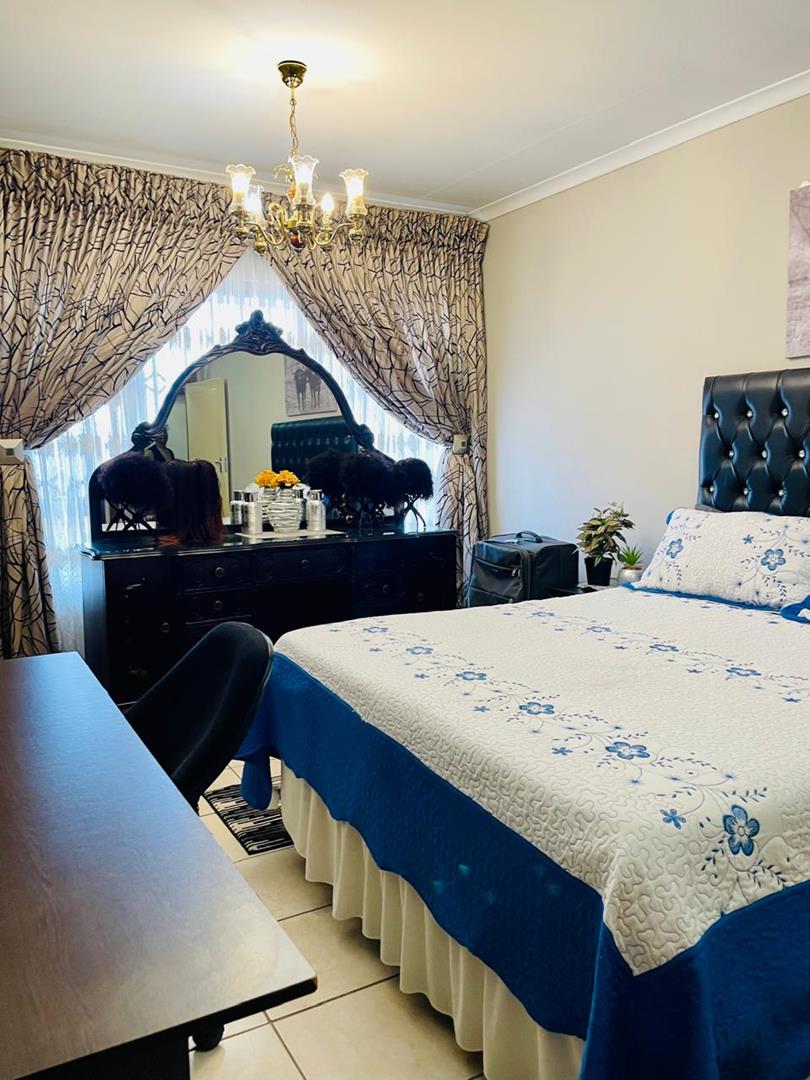 6 Bedroom Property for Sale in Mpumalanga KwaZulu-Natal