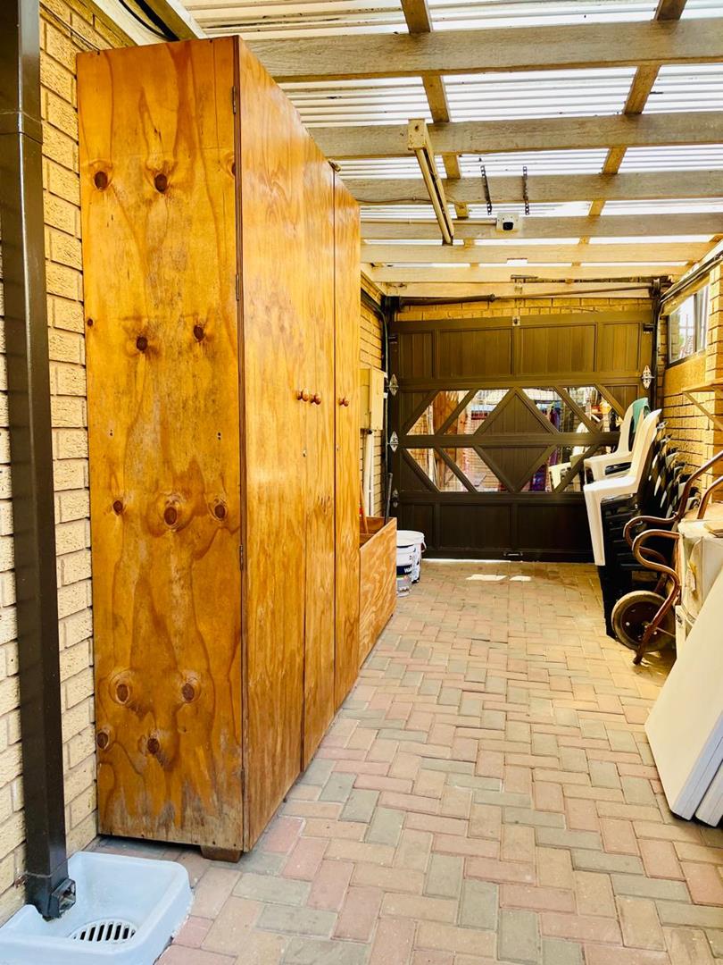 6 Bedroom Property for Sale in Mpumalanga KwaZulu-Natal