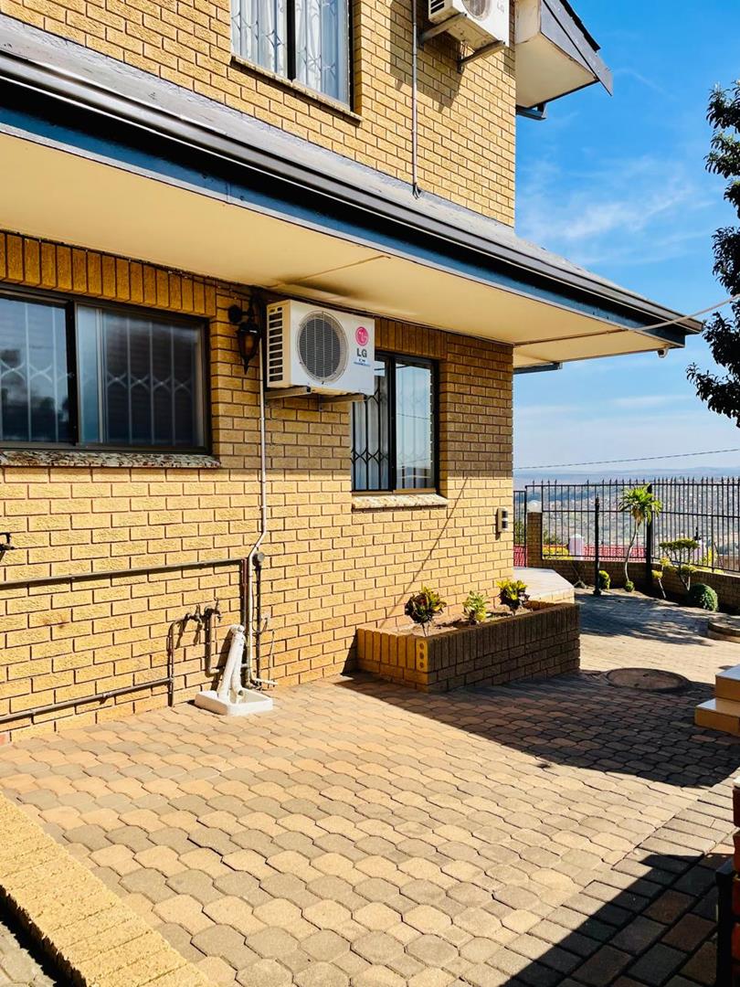 6 Bedroom Property for Sale in Mpumalanga KwaZulu-Natal