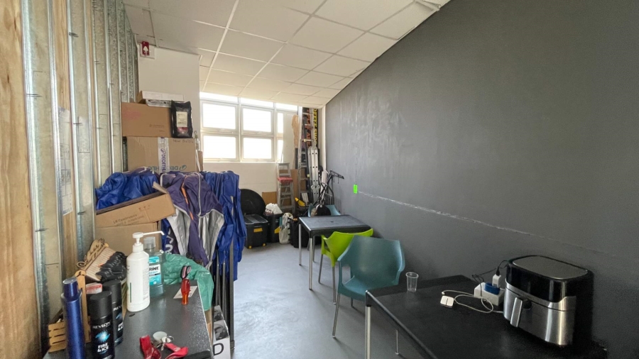 To Let Commercial Property for Rent in Sunningdale KwaZulu-Natal