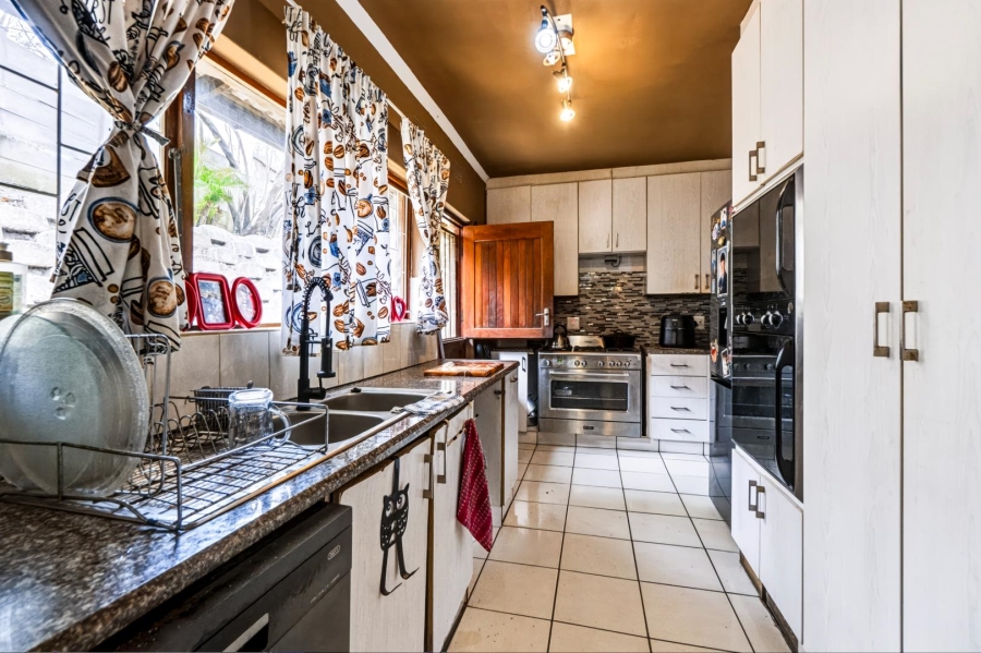 3 Bedroom Property for Sale in Amanzimtoti KwaZulu-Natal