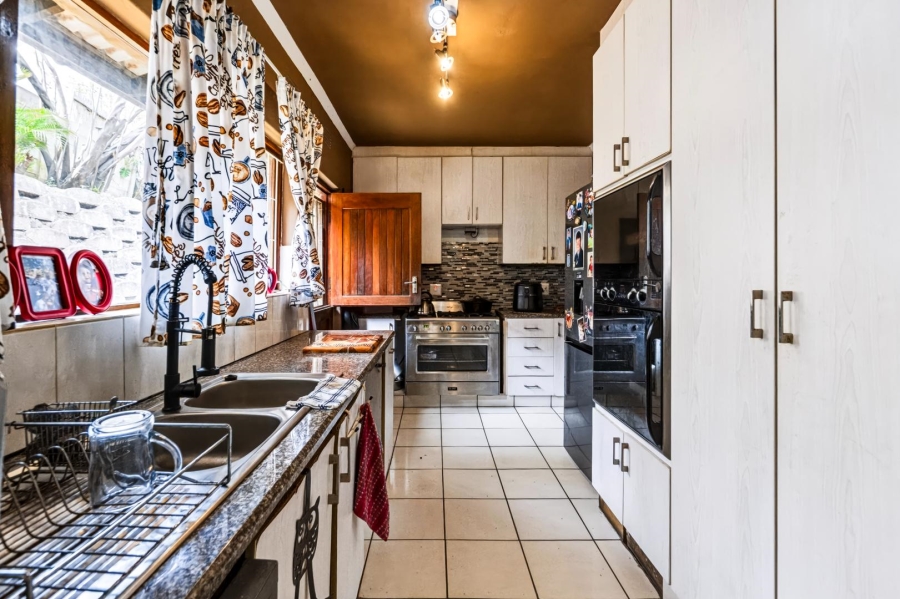 3 Bedroom Property for Sale in Amanzimtoti KwaZulu-Natal