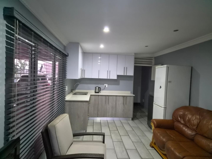 To Let 1 Bedroom Property for Rent in Bluff KwaZulu-Natal