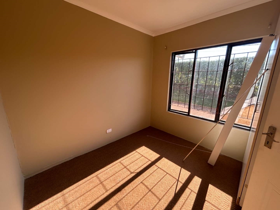To Let 2 Bedroom Property for Rent in Crestview KwaZulu-Natal