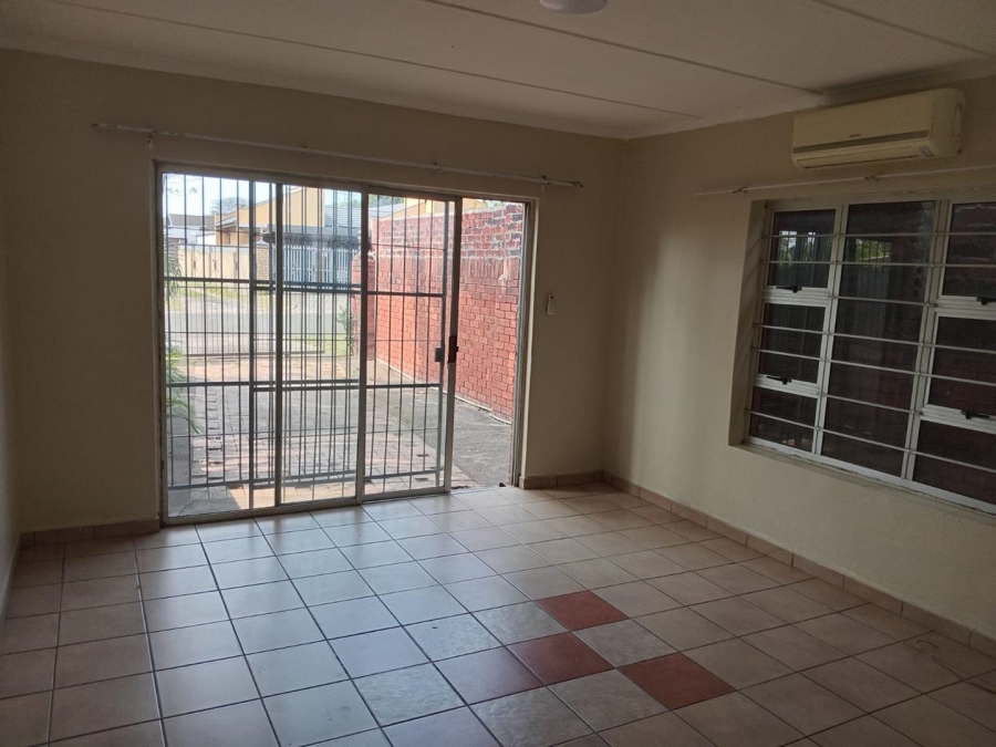 1 Bedroom Property for Sale in Birdswood KwaZulu-Natal