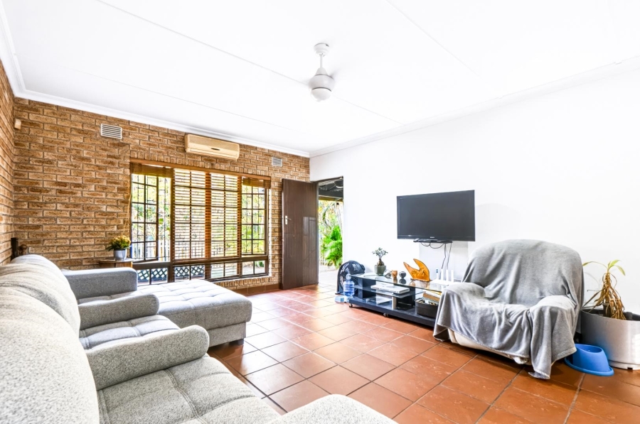 2 Bedroom Property for Sale in Amanzimtoti KwaZulu-Natal